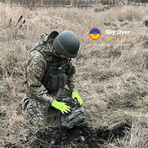 Explosive experts seize warhead of missile that fell in Kyiv
