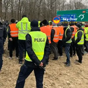 Polish police block Ukrainian drivers at the border