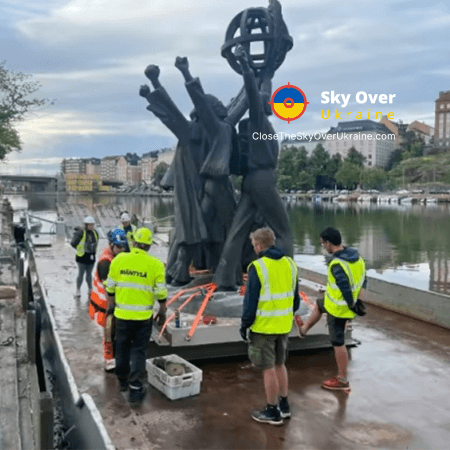 A monument donated by the Soviet Union was dismantled in Helsinki